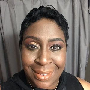 Meet your Posher, Valarie